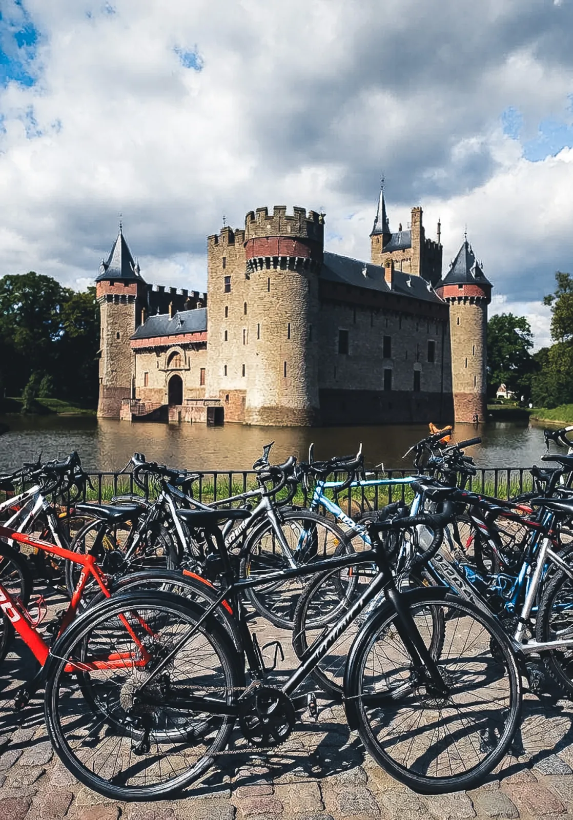 Amsterdam'da Bisikletle Gezilecek 5 Muhteşem Rota | 2025 Rehberi