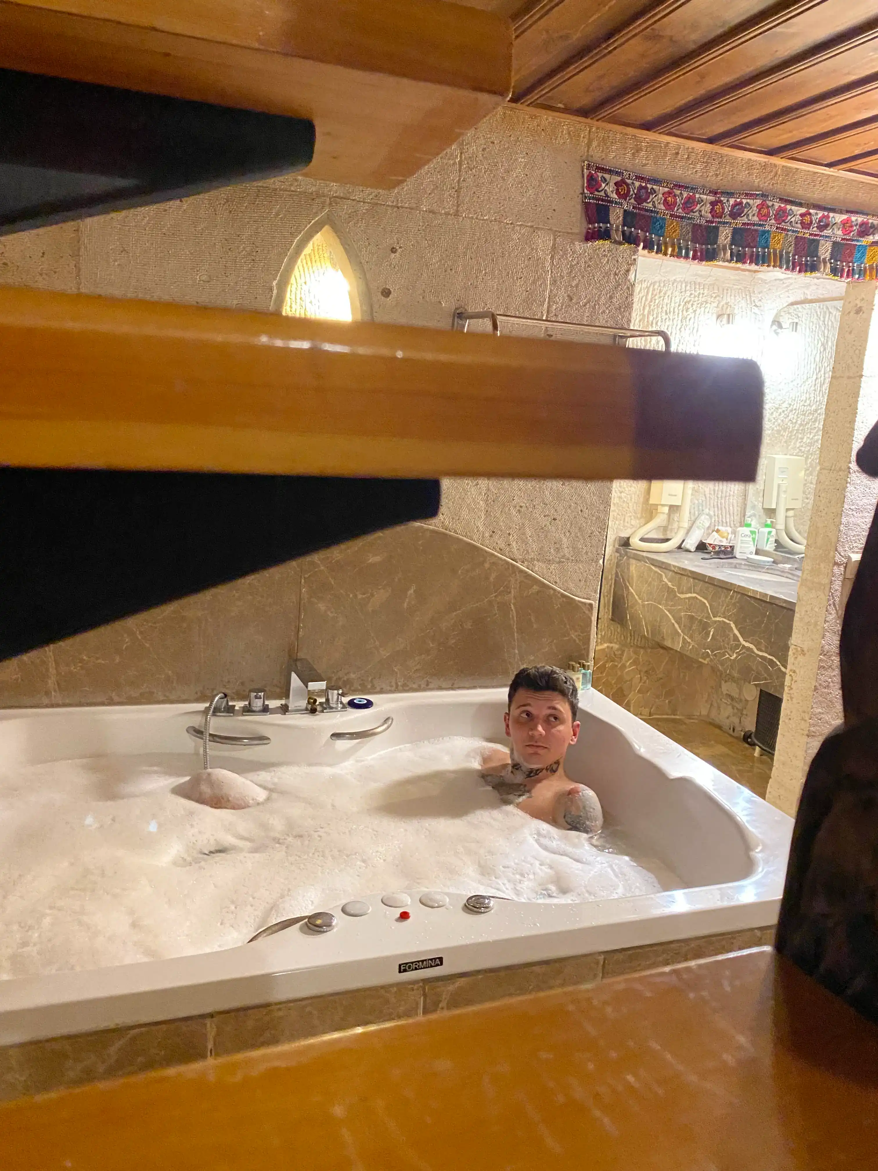 Gezgin Duşu Nerede Alır? İşte 7 Garanti Taktik!