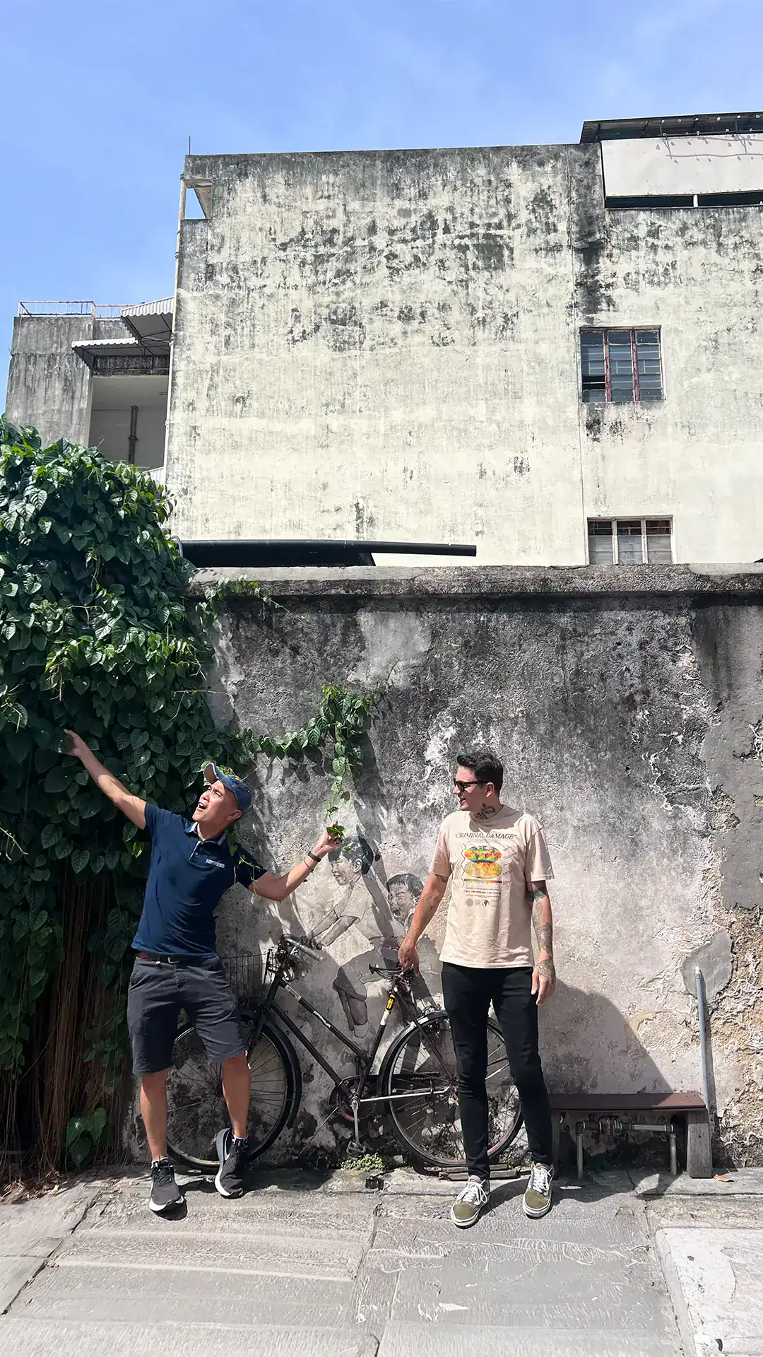 İnsanlar Neden Sana Mesafeli Davranıyor? (Çözümü Var!)