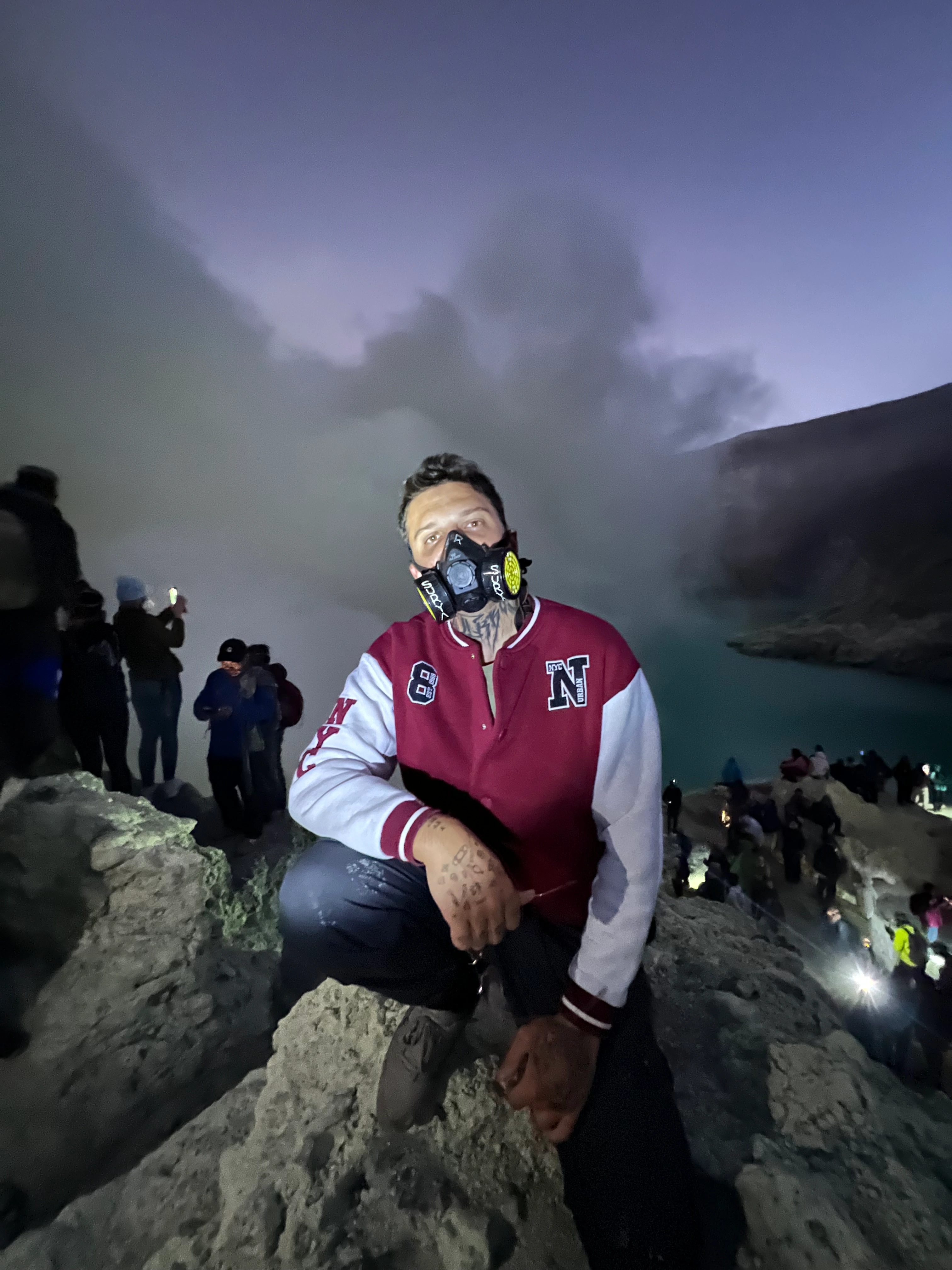 Ijen - Mavi Alevlerin Dansı